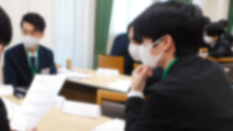 同期と取り組む新入社員